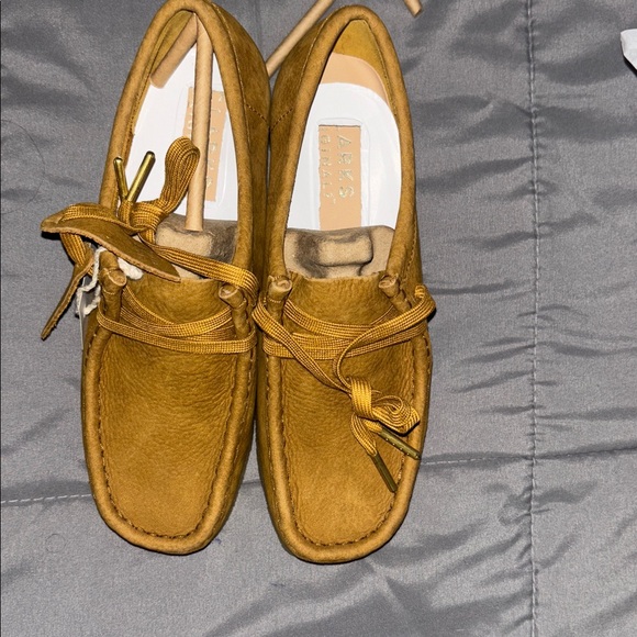 Clarks Wallabees Men's Brown Loafers size 5 men’s & 6 1/2 women’s - Picture 3 of 5